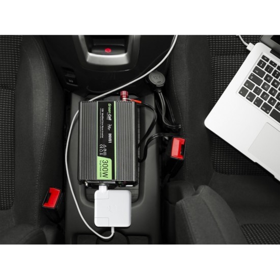 INVERSOR DE CORRIENTE PARA COCHE GREEN CELL DC12V-AC230V 150W | INV06 GREEN CELL 10056
